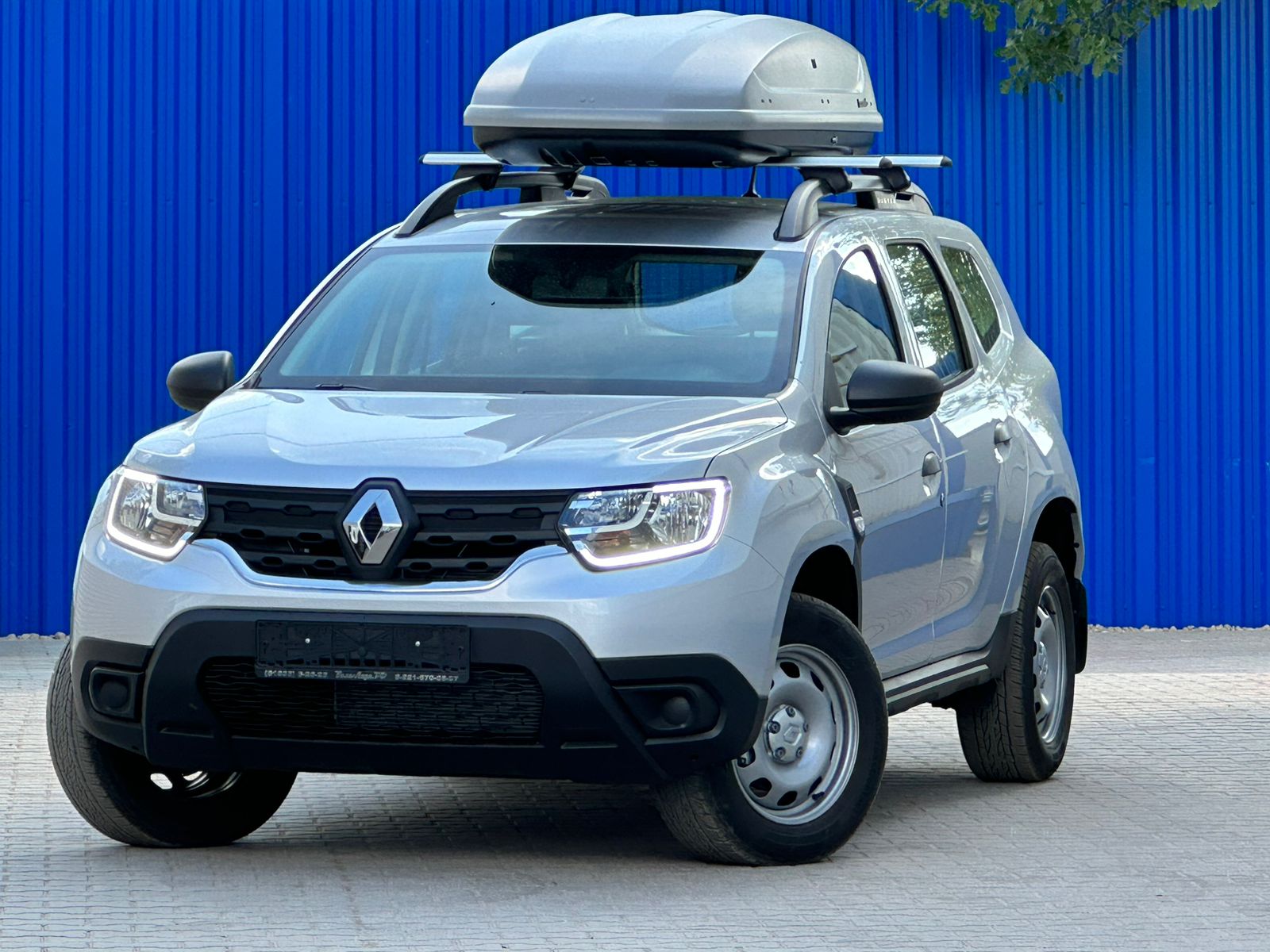 В наличии: Renault Duster